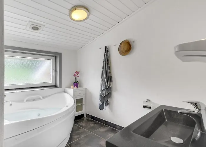 Janita - 800m From The Sea By Interhome